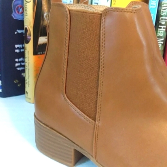 TOP MODA COGNAC BROWN BLOCK HEEL SIDE ZIP ANKLE BOOTS SIZE 8.5 NWT - Picture 2 of 8